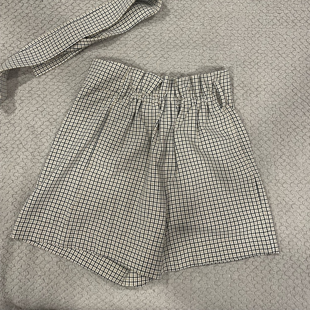 Aritzia Black and White Checkered Women Shorts